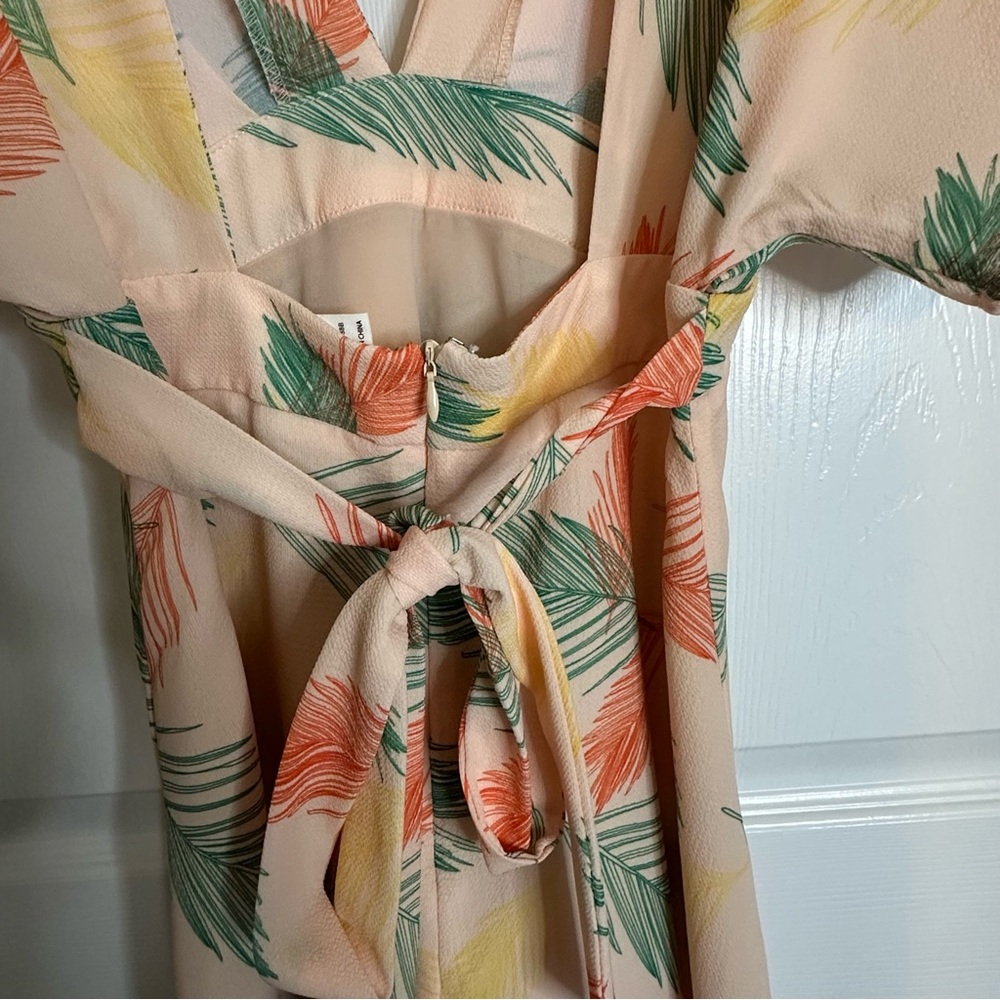 Low Cut Peach Dress with Back Cut Out - Picture 4 of 10